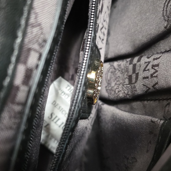 VINCE CAMUTO IPAD CROSSBODY LEATHER - Picture 5 of 10